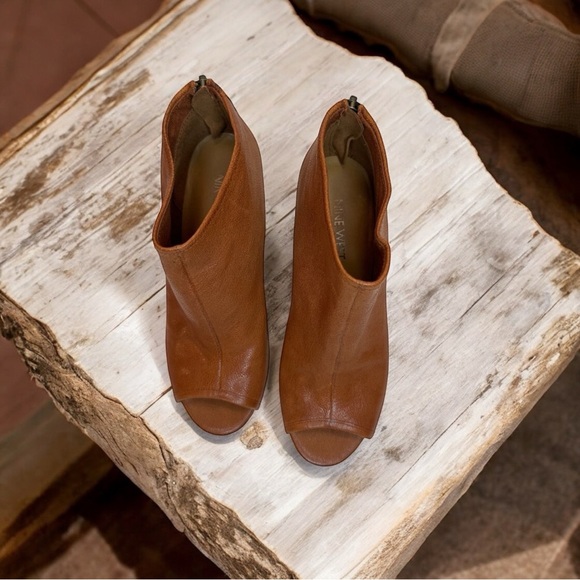 Nine West Peep Toe Rust Brown Leather Booties. Sz 9 - Picture 3 of 6